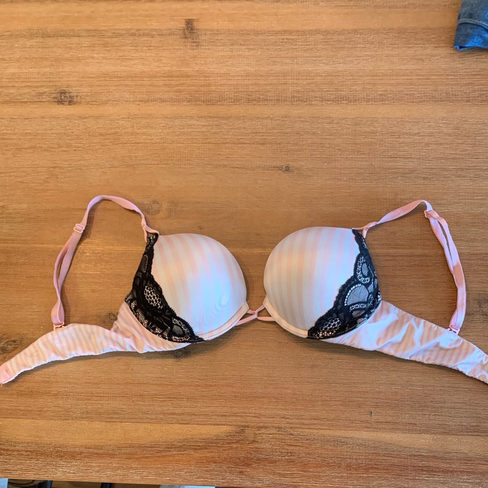 📦Moving Sale - 4/20$📦 Victoria Secret Padded Bra